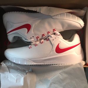 Women’s 10 Nike Zion Hyperace 2